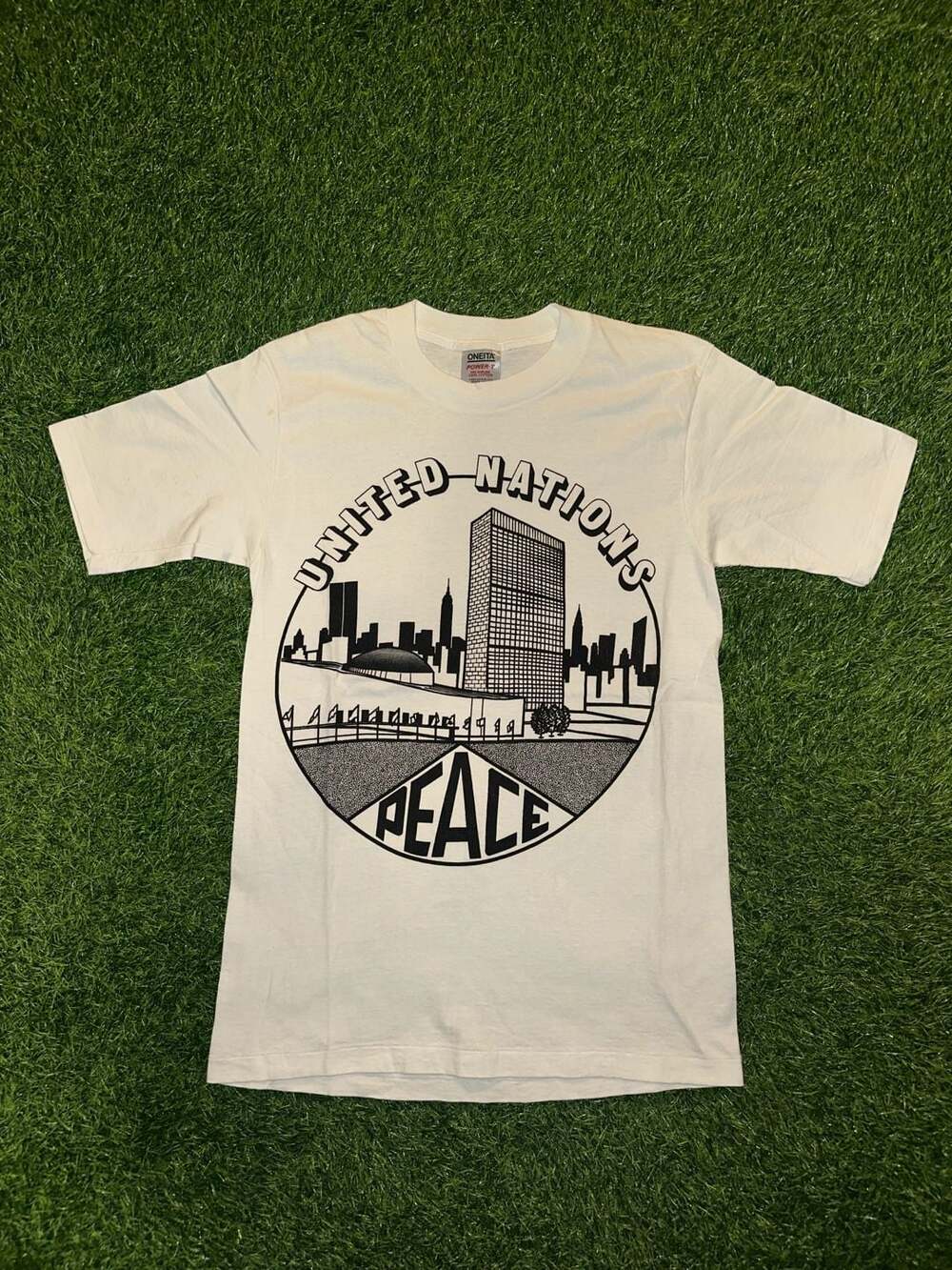 Vintage 90s Oneita United Nations Peace Graphic T-Shirt